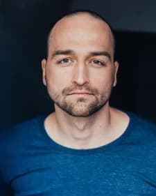 Cavatore, Cédric