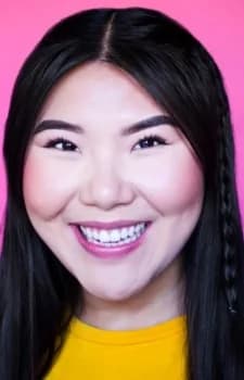 Shi, Monique