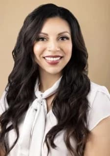 De La Cruz, Bernadette